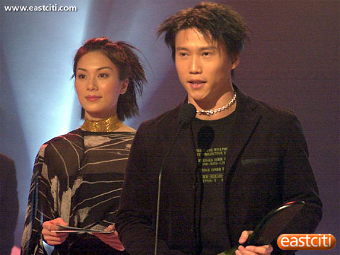 Vincent presenting his thank you speech for winning Top 10 Most Popular Male Artistes